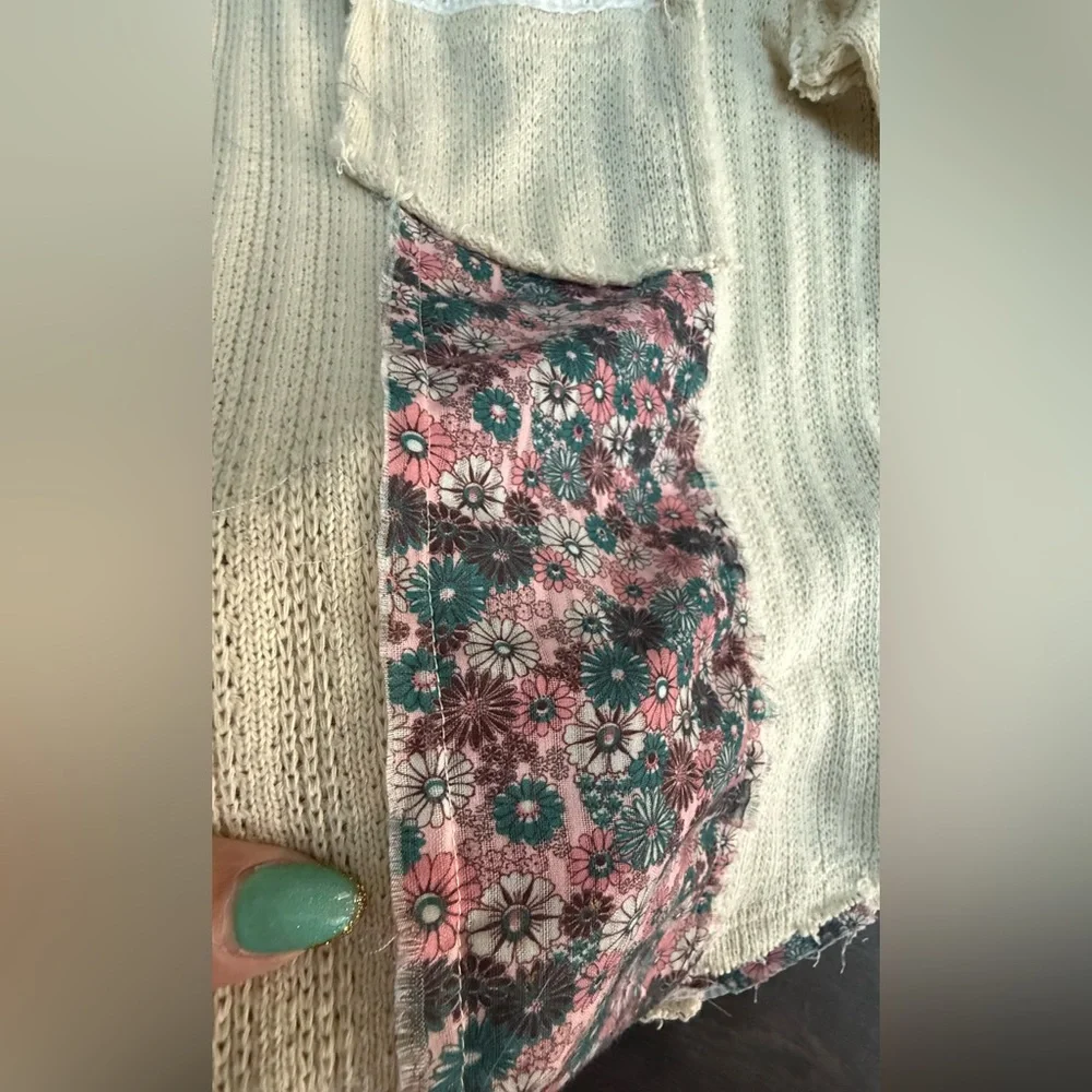 POL Floral Knit Shirt with Pink and Cream Accents - Picture 7 of 16